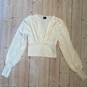Suuupetfin blus från Gina tricot - Köpt för ett år sedan men bara använts två gånger så i jättefint skick! 