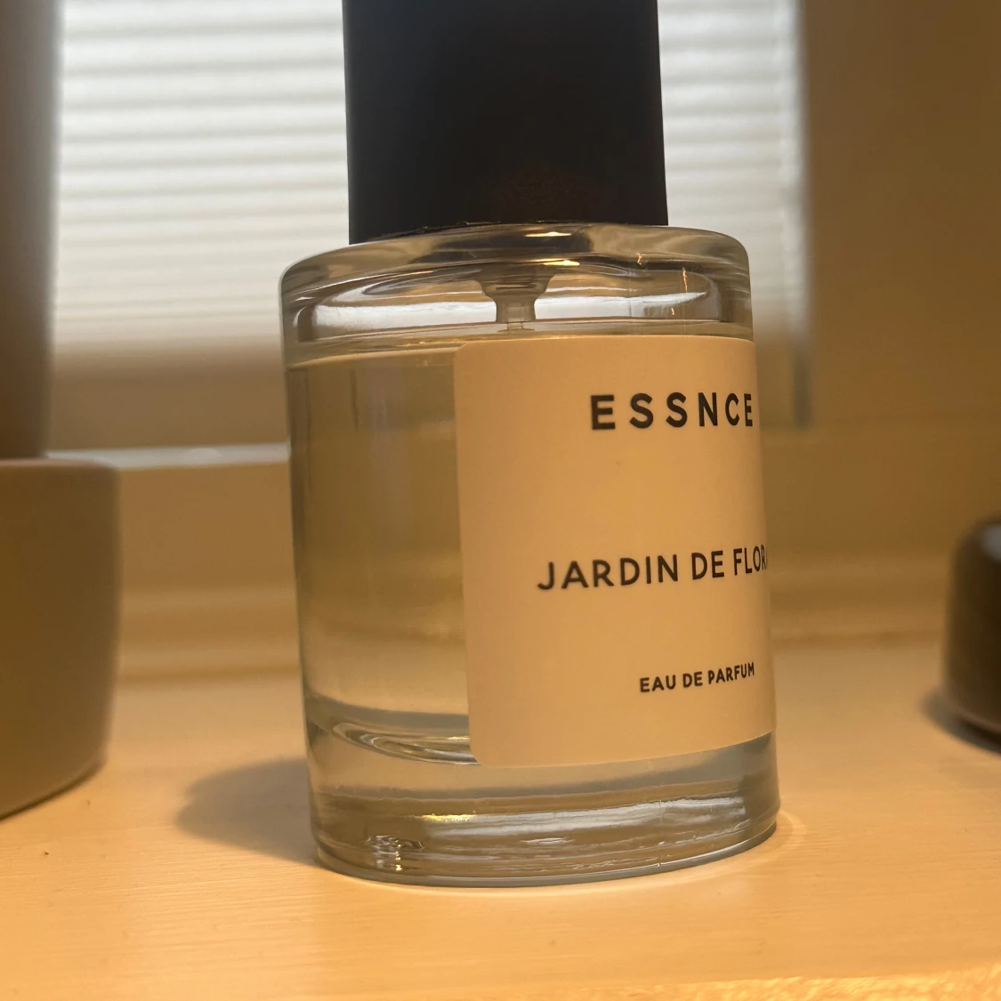 Essnce parfym jardin de flora - 90