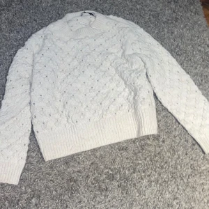 Zara tröja - Fin stickad från Zara, använd enstaka gång. Pris kan diskuteras. 
