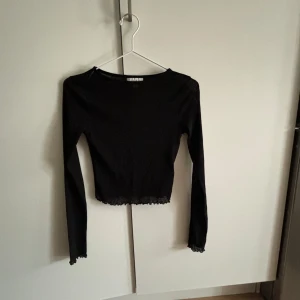 Svart meshtopp - Från topshop, bra skick. 