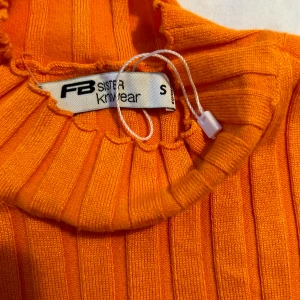 Tröja  - 40 kr st kan mötas upp i Gbg 