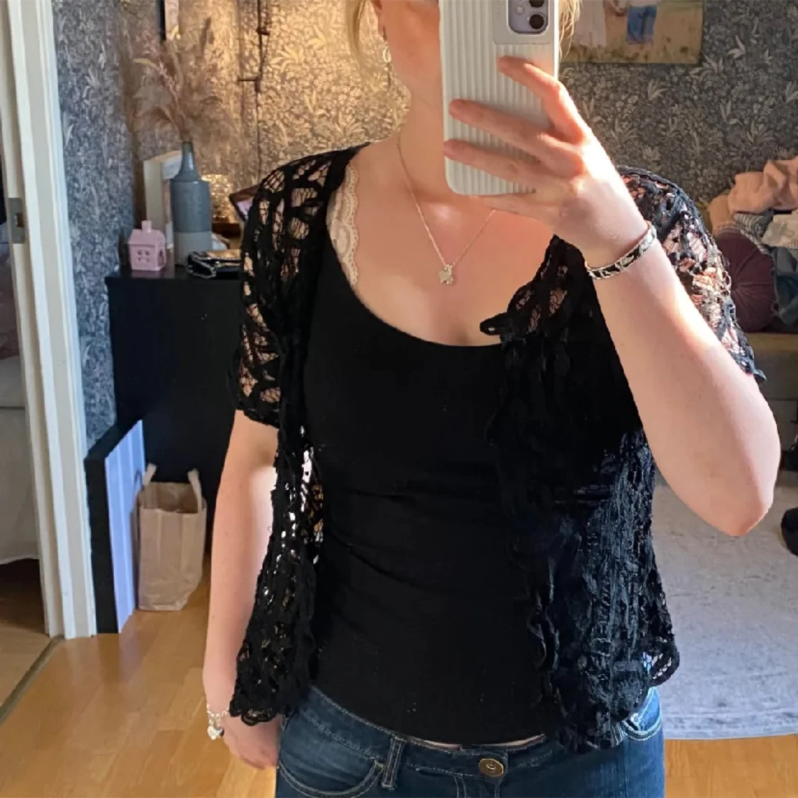 Svart spetsbolero från Lindex