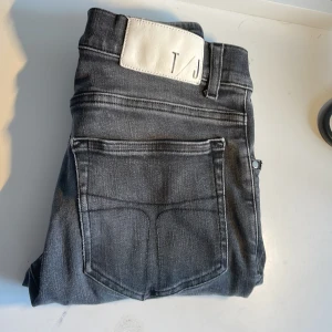 Tiger of sweden - Ett par riktigt snygga tiger of sweden jeans! W30 L30! Inga defekter!!Skriv vid frågor eller funderingar!!
