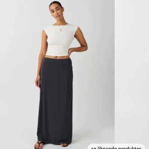 Low waist maxi kjol - Använd en gång, strl M