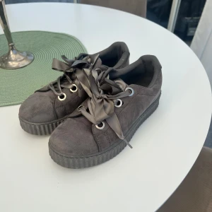 Fina skor  - Säljer skor stl 37
