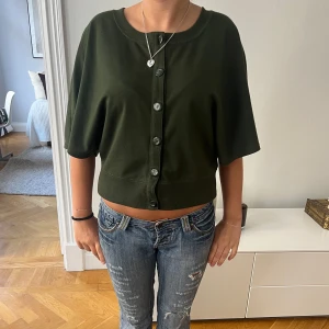 Trekvartsärm kofta - Jättesnygg trekvartsärms kofta