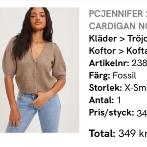 Kofta/ tröja/ cardigan - Har använt denna 1 gång, inte riktigt min stil🦋pris går att diskutera