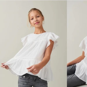 Vit blus - Jätte gullig topp säljer pg av att den inte kommer till andvändning💓
