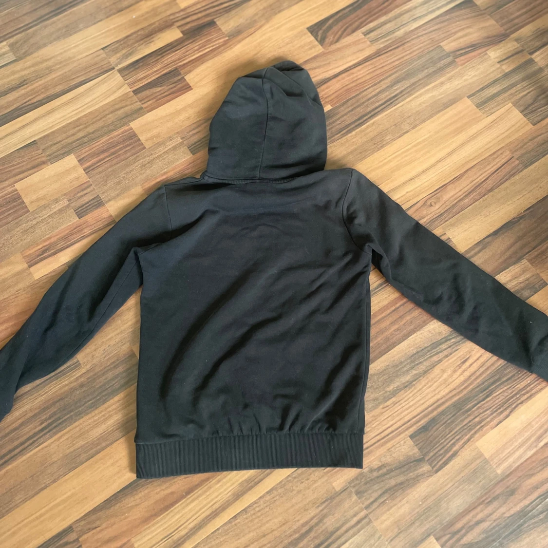 Peakperformance hoddie.