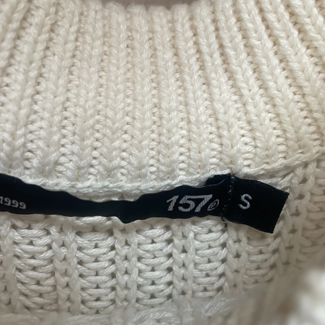 Vit och svart randig stickad tröja från 157 - 90