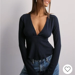 Knyttopp nelly - Säljer denna knyttoppen från nelly då den endast kommit till användning en gång 💙