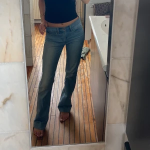Levis jeans  - Aldrig använt, stolek 25, passar mig som brukar ha 32 i jeans 