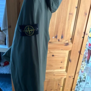 Stone island Soft Shell-R  - Ny skick inköpt på Cenino Donna i krianstad för 6500kr  Skickar gärna fler bilder i pm 