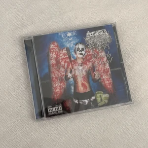 Bloody Angel Album  - !skicka bud för snabb affär! Sematary Bloody Angel album, köpt på touren i Köpenhamn. Oöppnad 🤙Vet inte om ja vill sälja därför högt pris. Skriv om ni undrar någonting 📲