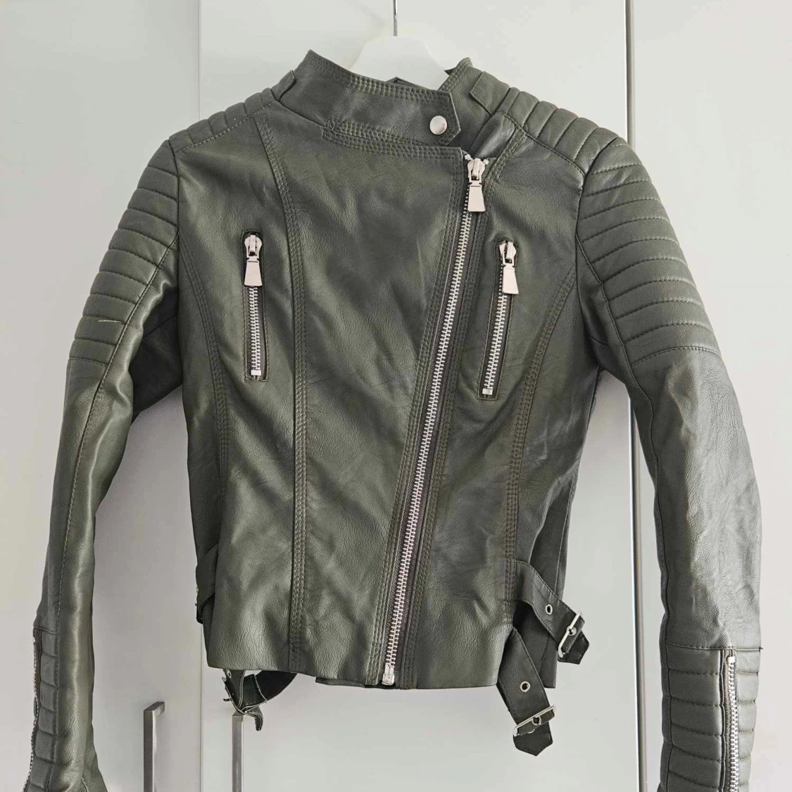 Voyelles skinnjacka - 90