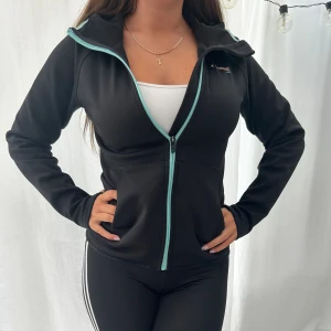 Träningsjacka - Super skön och fin träningsjacka❤️