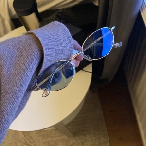 Solglasögon  - As coola solglasögon men som inte kommit till användning💓 Fodral medkommer!!