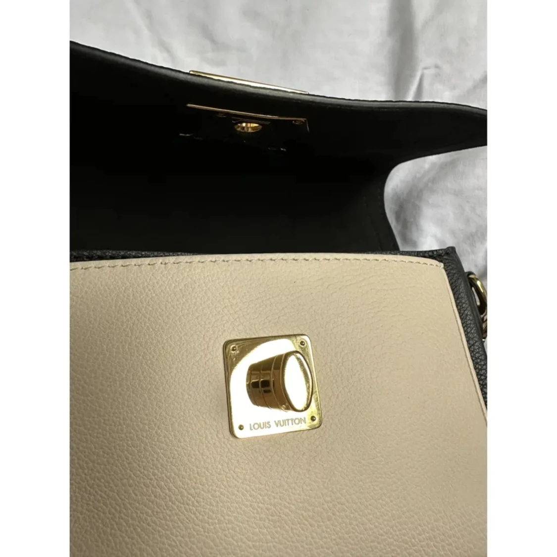 Louis Vuitton Lock me tender bag - 91