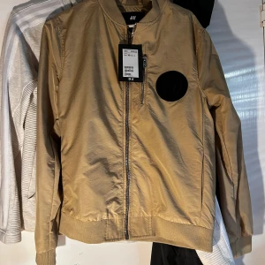 Jacka xo (theweeknd)  - Helt ny Storlek xs