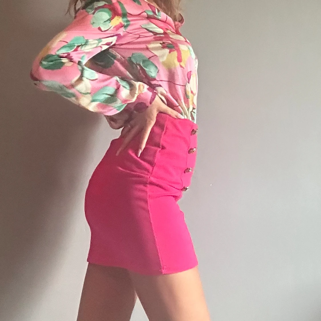 Mörkrosa Kort kjol från shein i nyskick stl XS - 90