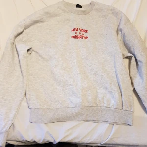 Gina tricot crewneck  - Nyskick knappt använd