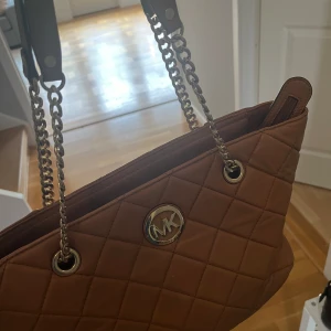Michael kors väska - Jätte bra skick