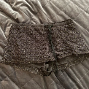 Lågmidjade shorts - Supersöta Lågmidjade shorts från en butik i mykonos. 