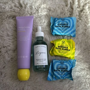 Skönhet -  En bra primer mask från budgie oanvänd 60ml  Body serum 60 ml Oöppnad Tre ST bad bomber från the bodyshop lukt av COCONUT   FRAKT IN GÅR EJ