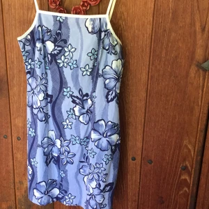 Vintage sommarklänning  - Härlig sommarklänning i skön bomull, dragkedja i ryggen 