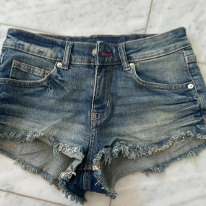 Shorts  - Jeans shorts i gott skick  St 36 