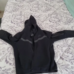 Nike tech kofta - Bra skick  Pris diskuteras