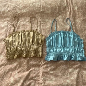 Toppar - Två stycken toppar från shein i storlek s  (båda ingår). Använd görna ”köp nu” 🩷 