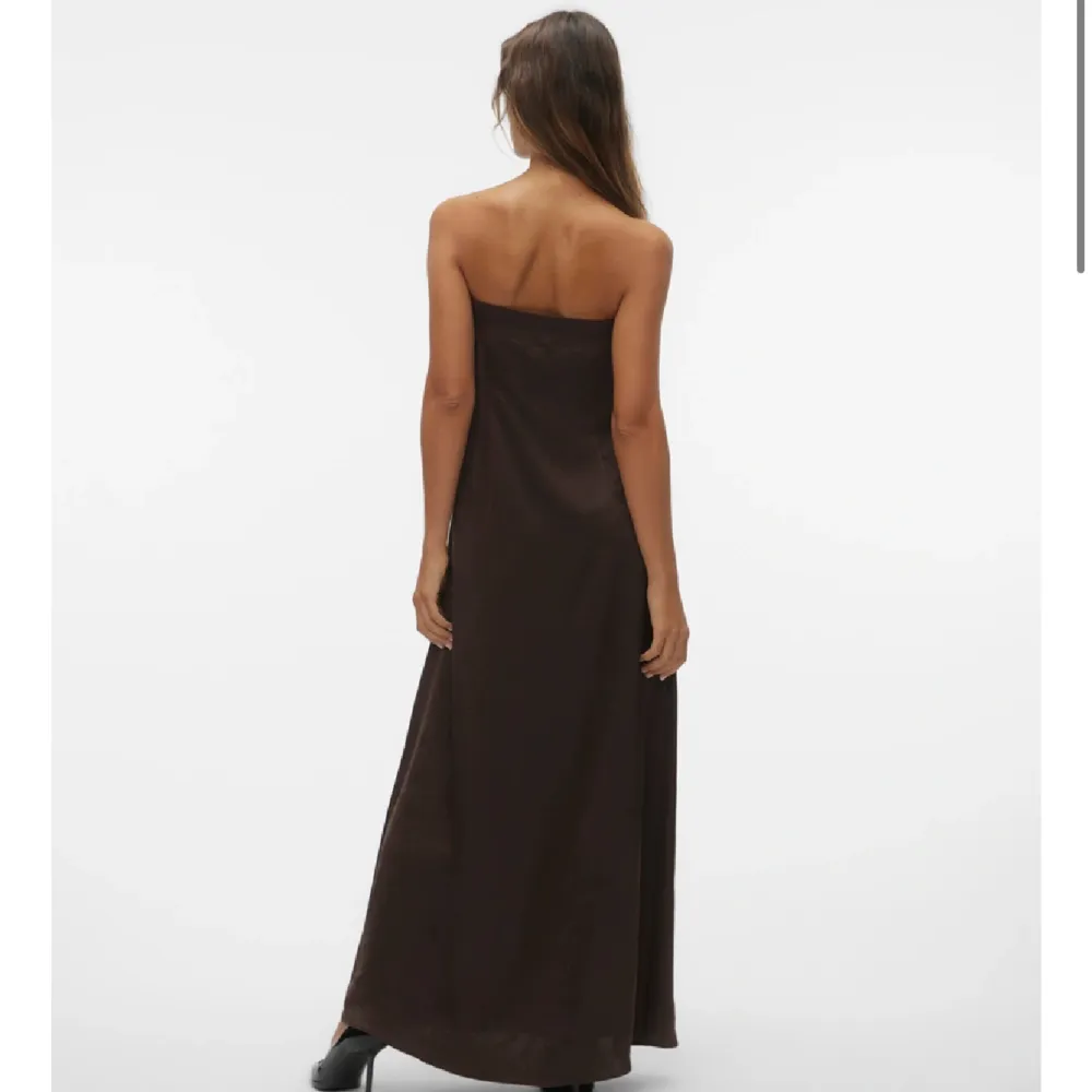 Brun långklänning, köpt för 700kr, endast testad. Klänningar.