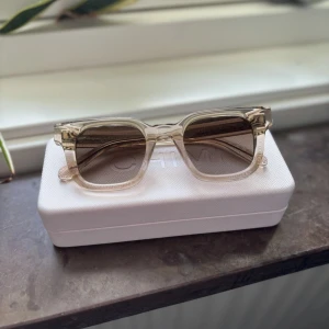 Chimi 04 - Skriv om du har några funderingar⚜️ Beige nypris 1250kr Knappt använda, box ingår inte