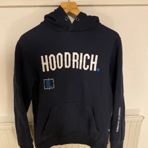 Hoodrich hoodie - Använd max 5 gånger sedan ett år tillbaks då jag köpte den 