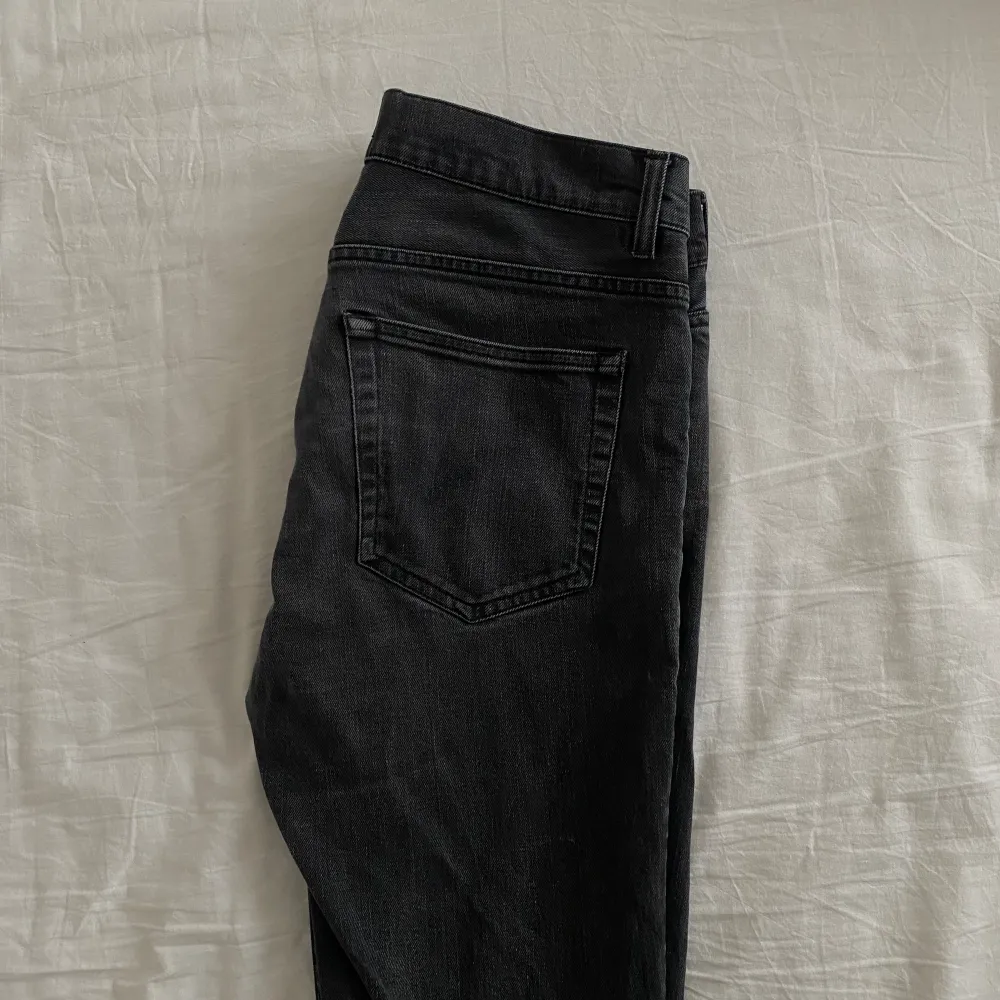 Acne byxor  Snygga passar perfekt till lanvins eller valentino . Jeans & Byxor.