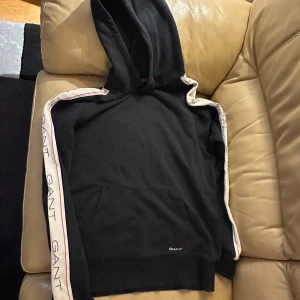 Gant hoddie svart - Storlek L Bra skick 