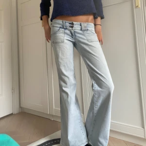 Lowwaist bootcut jeans - Så så snygga ljusa lågmidjade bootcut jeans❤️❤️