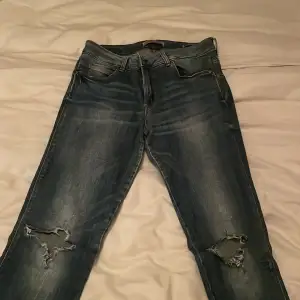 Guess jeans i bra skick