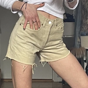 Levis shorts beige - Superfina 