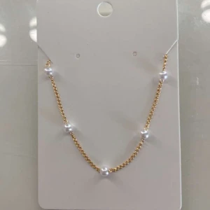 Golden pearl  - Ett superfint armband som är handgjort i såklart rostfritt stål. Det är 14K guld platerat. Det går jätte bra att trycka på köp nu! Kontakta gärna via frågor💕Armbandet heter ”golden pearl”.