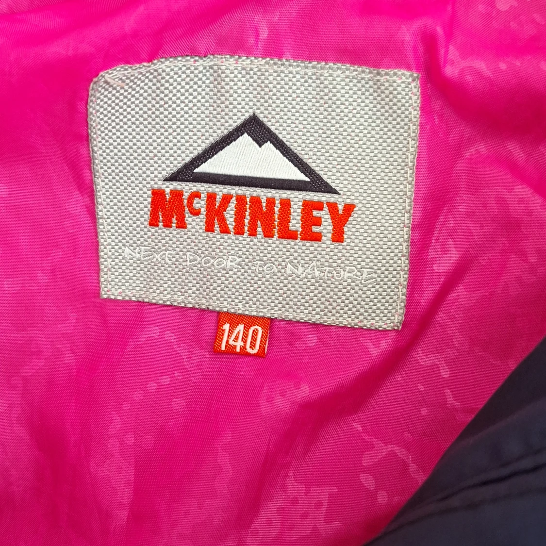 1 regnjacka och en vår jacka - 90