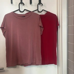 T-shirts - Sena puderrosa & andra röd. Skönt material!