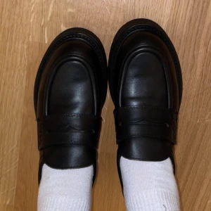 loafers - haft dom i ett tag men som nya!:) 