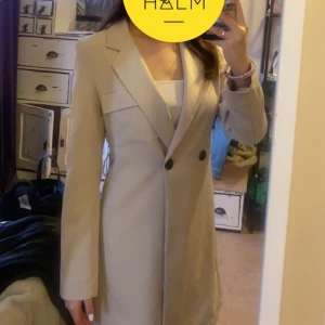 Boohoo  - Storlek 36🤎