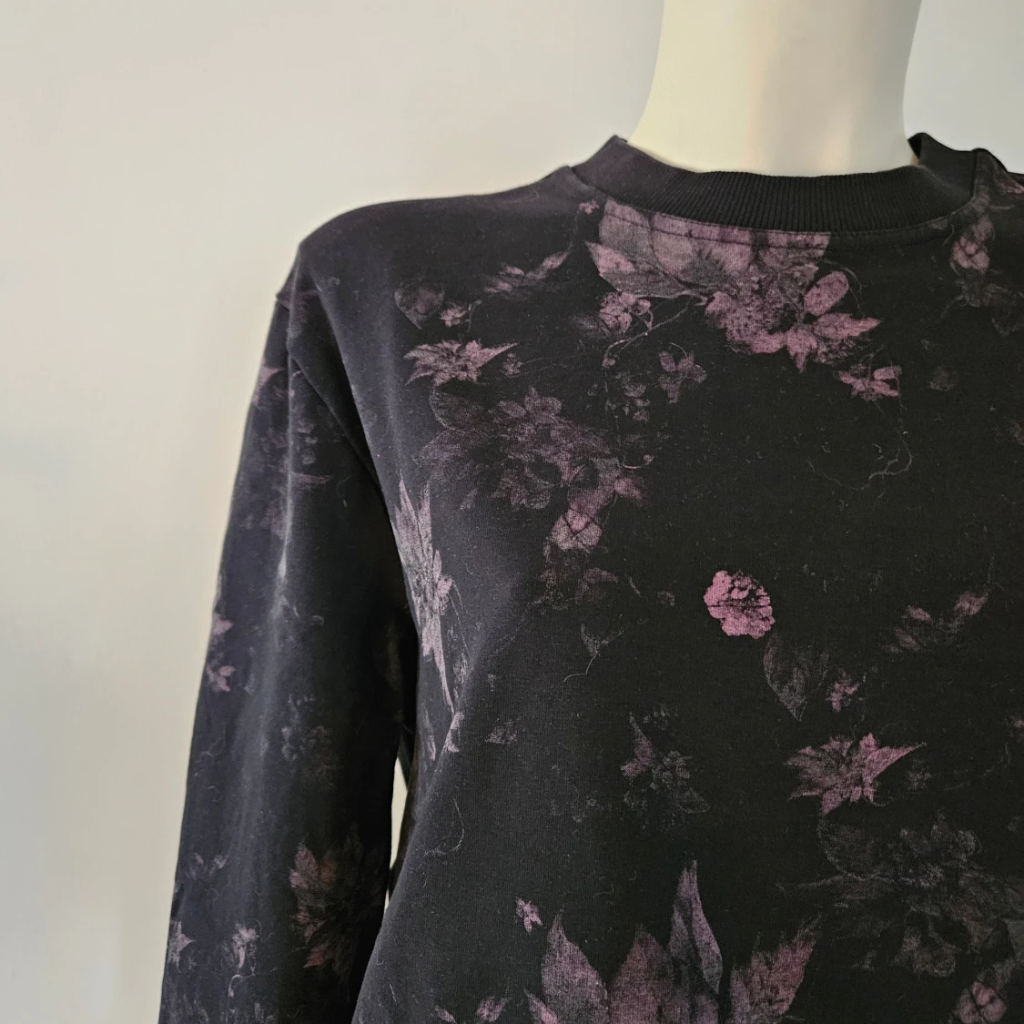 Svart sweatshirt crewneck med mönster - 91