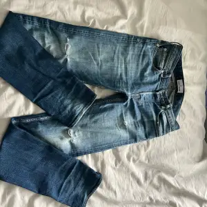 Snygga jeans passar inte mig längre bra kvalitet kontakta om du har frågor