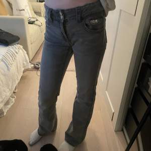 Gina young jeans i storlek 170💕