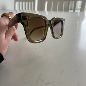 Chimi 04 - säljer mina knappt använda chimis i modell 04 grön 🩷fodral, puts och påse kommer med ! skriv om ni har frågor eller vill ha mer bilder ! 