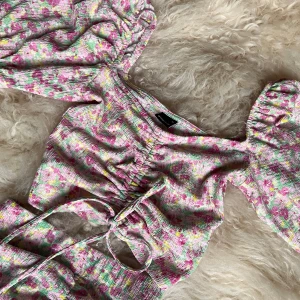 Det från Gina tricot xxs xs - Jättefin det från Gina tricot. Topp i storlek xs och kjol i storlek xxs helt nya 